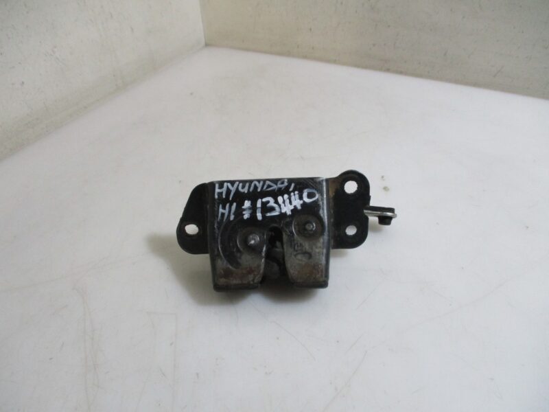 2010 HYUNDAI H1 2.4I BOOTLOCK