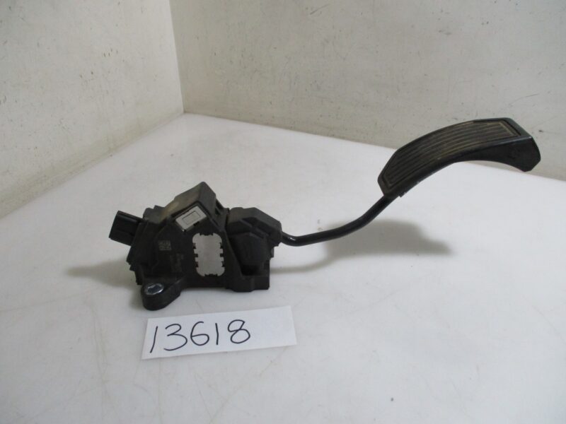 2012 TOYOTA COROLLA PRO 2.0 D4D ACCELERATOR PEDAL