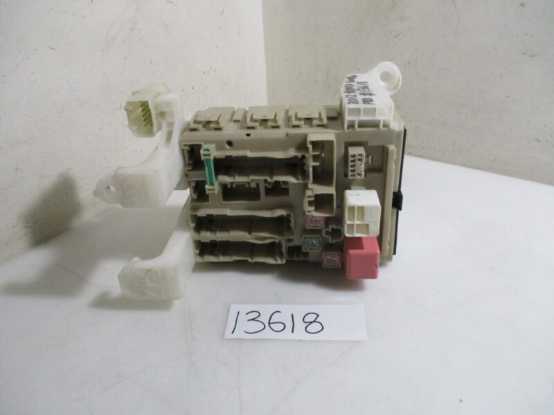 2012 TOYOTA COROLLA PRO 2.0 D4D BODY FUSE BOX