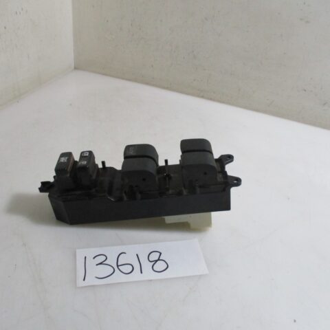 2012 TOYOTA COROLLA PRO 2.0 D4D RF WINDOW SWITCH