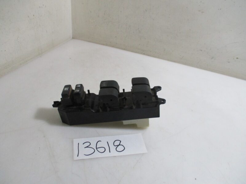 2012 TOYOTA COROLLA PRO 2.0 D4D RF WINDOW SWITCH