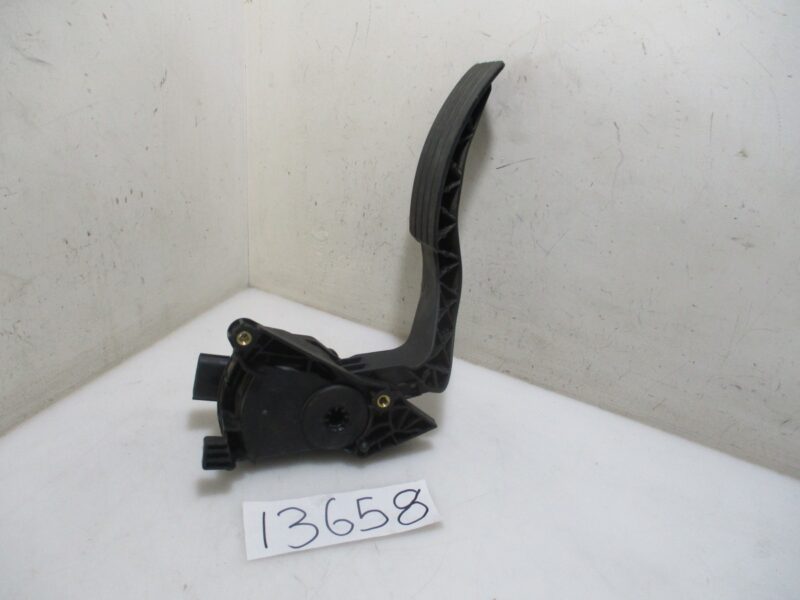 2017 RENAULT CLIO 4 900TI ACCELERATOR PEDAL