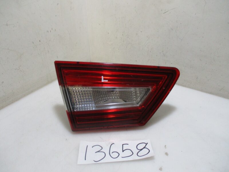 2017 RENAULT CLIO 4 900TI LR BOOTLAMP