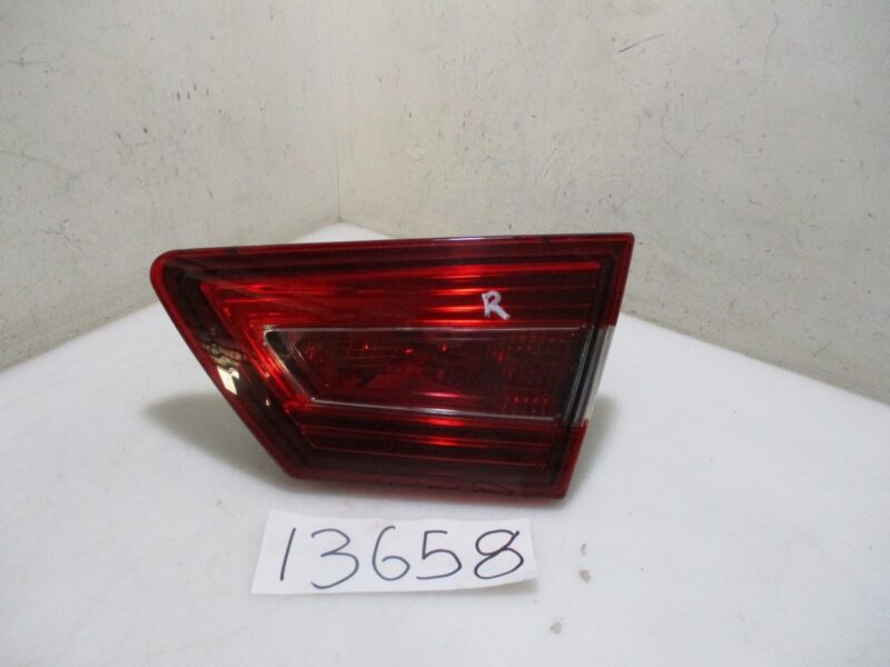 2017 RENAULT CLIO 4 900TI RR BOOTLAMP