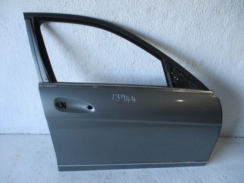 2010 MERCEDES BENZ C200CGi W204 RF DOORSHELL