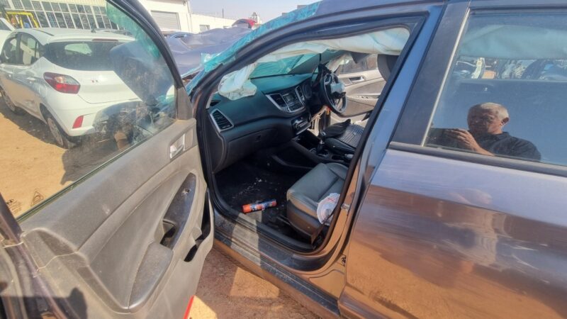 2017 HYUNDAI TUCSON 2.0I PREMIUM VARIOUS SPARES - Image 5