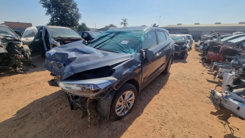 2017 HYUNDAI TUCSON 2.0I PREMIUM VARIOUS SPARES - Image 4