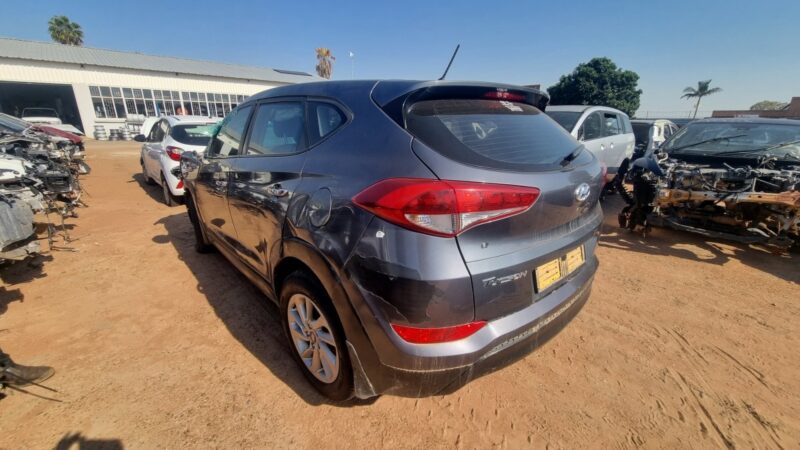 2017 HYUNDAI TUCSON 2.0I PREMIUM VARIOUS SPARES - Image 3
