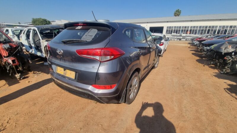2017 HYUNDAI TUCSON 2.0I PREMIUM VARIOUS SPARES - Image 2