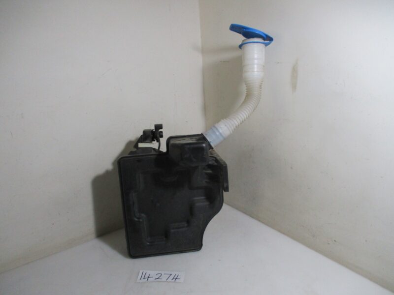 2022 VW POLO VIVO 2 1.4I H/B WINDSCREEN WASHER BOTTLE