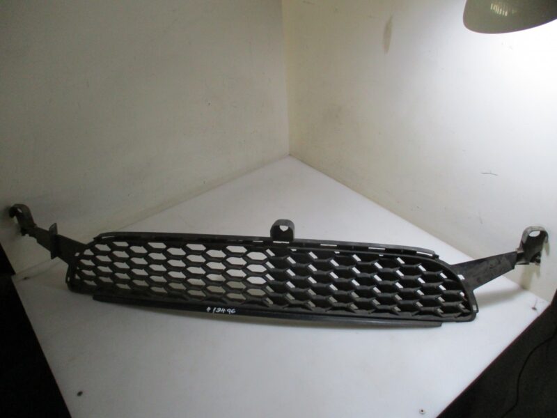 2011 TOYOT AYGO 1.0I BUMPER CENTRE GRILLE