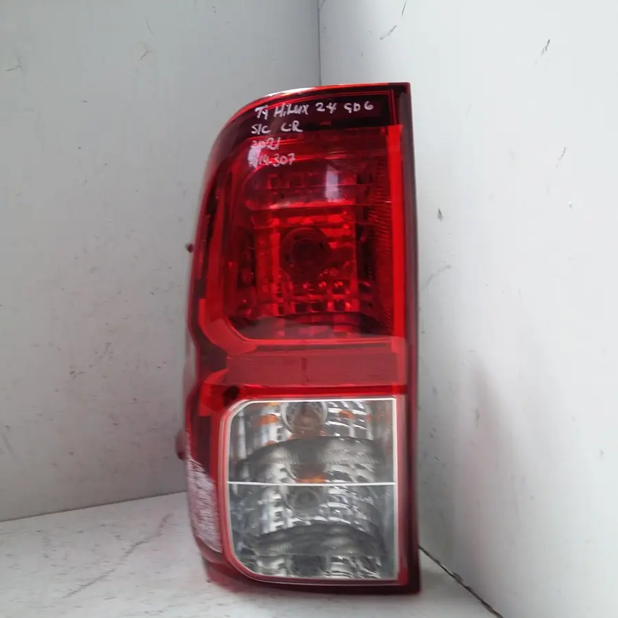 2021 TOYOTA HILUX 2GD S/C TAILLAMP LH