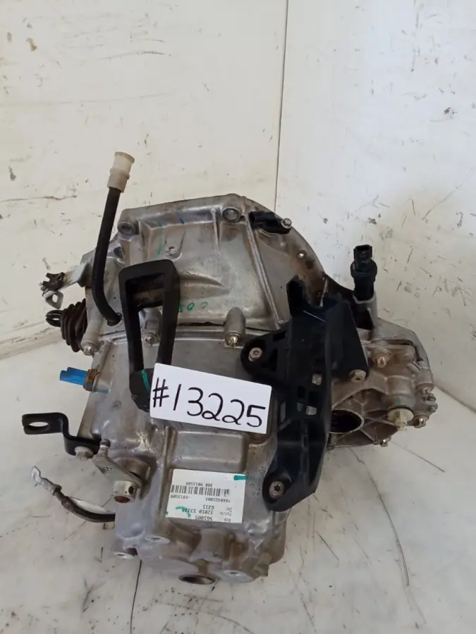 2016 RENAULT KWID 1.0i MANUAL GEARBOX; ENG NO: B4DA; 5 SPEED