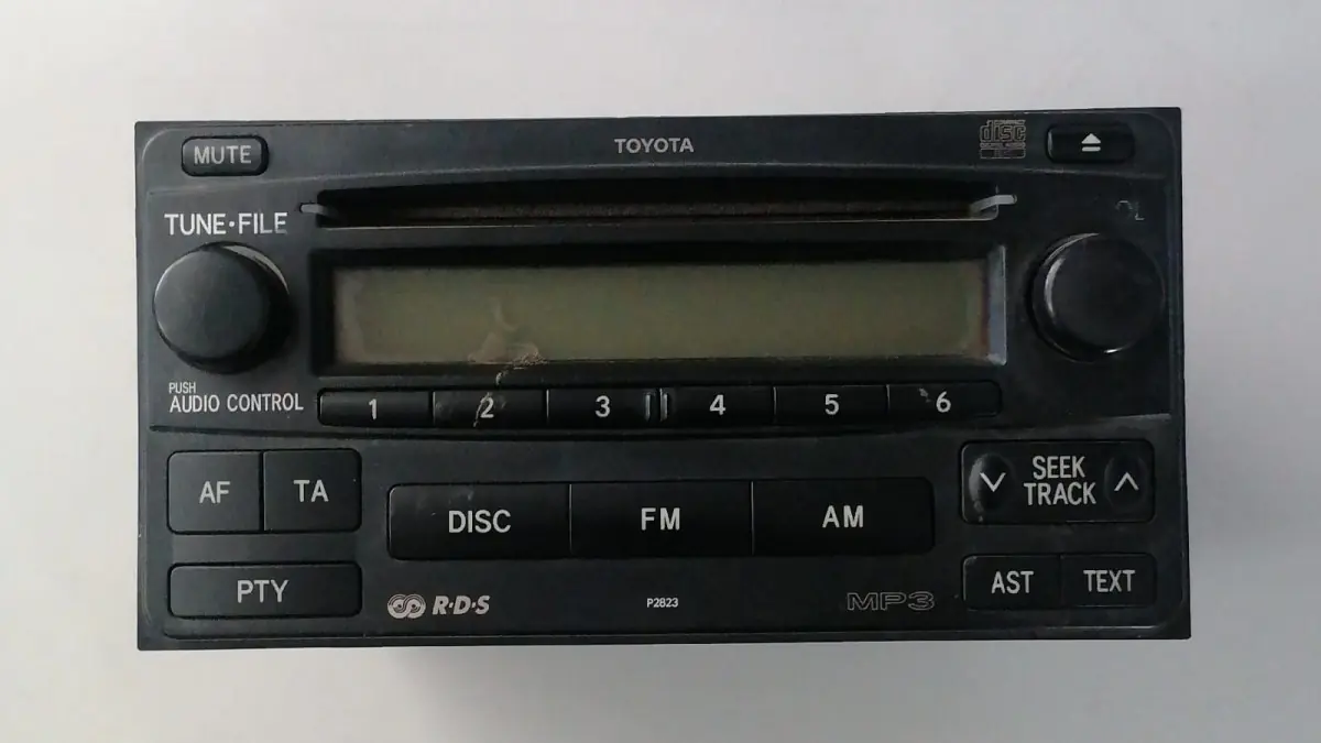 2012 TOYOTA YARIS 1.3I SEDAN RADIO