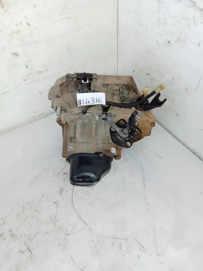 2015 RENAULT DUSTER 1.6I MANUAL GEARBOX; ENG NO: K4MA; 5 SPEED