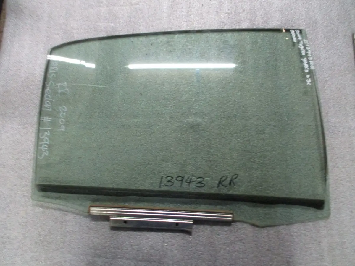 2008 TOYOTA YARIS 1.3I SEDAN RR DOOR GLASS