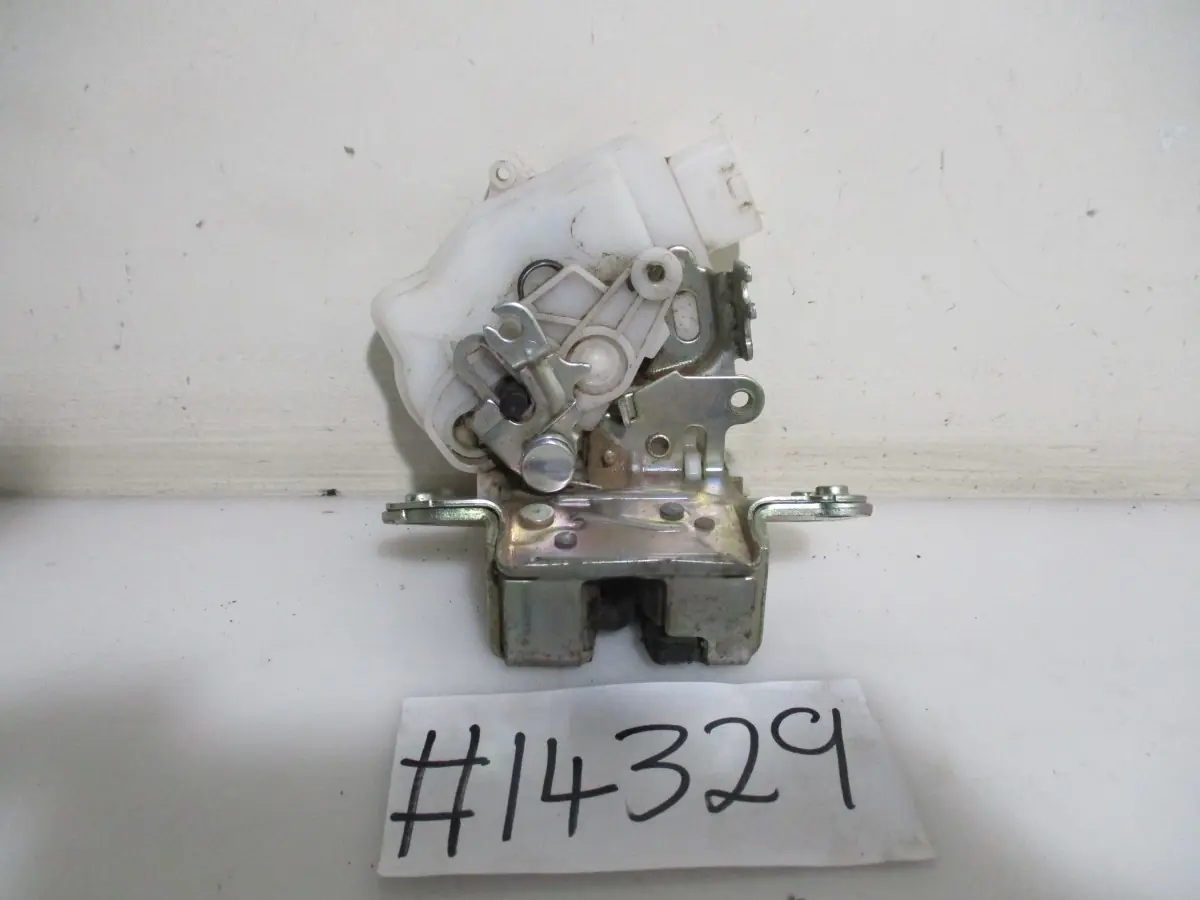 2021 TOYOTA AVANZA 1.5SX AUTO BOOT LOCK