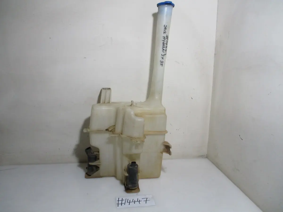 2010 HYUNDAI IX35 2.0I WINDSCREEN WASHER BOTTLE