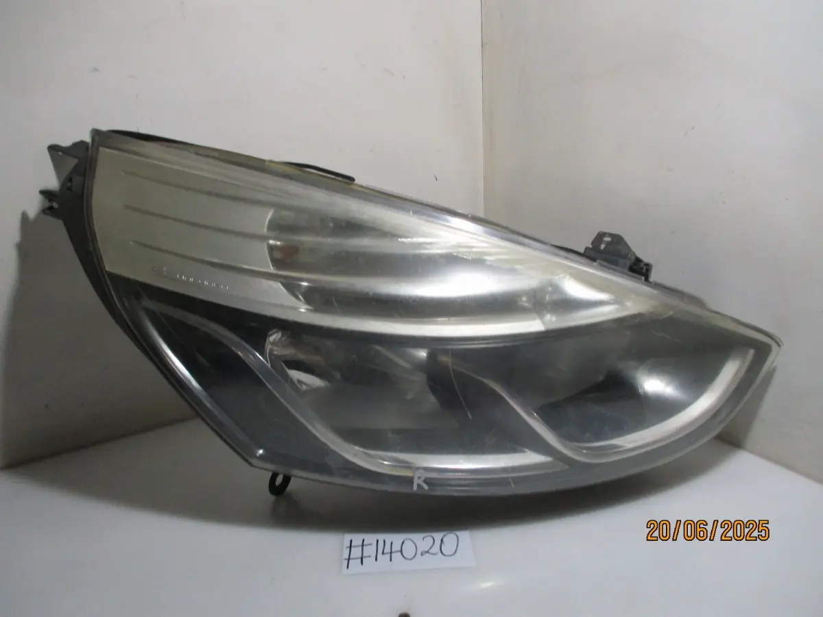 2016 RENAULT CLIO 900TI BLAZE RH HEADLAMP (BARCKET DAMAGED)