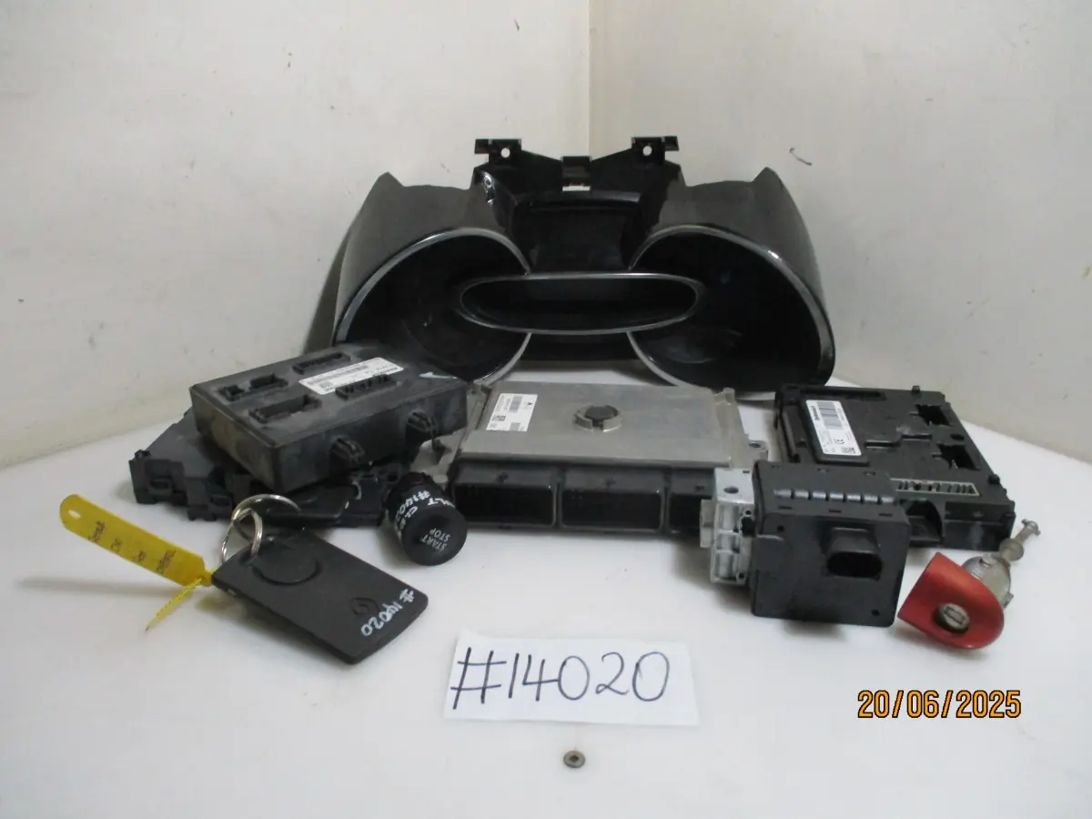2016 RENAULT CLIO 900TI BLAZE LOCKSET (PUSH TO START)