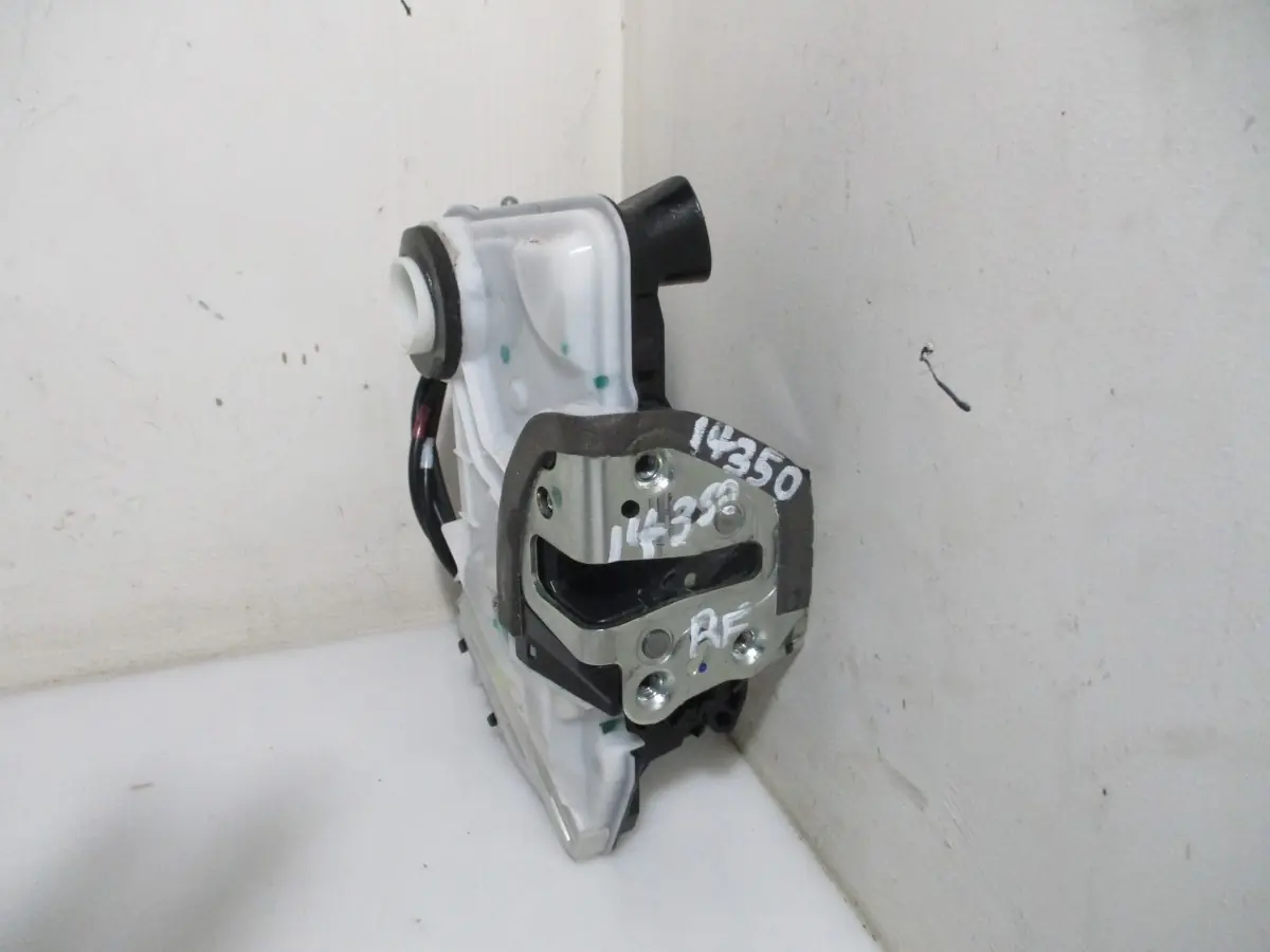2022 TOYOTA COROLLA CROSS 1.8XI CVT RF DOOR LOCK