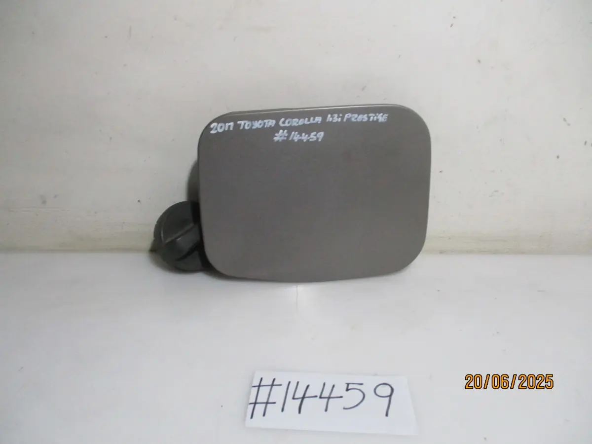2017 TOYOTA COROLLA 1.3I PRESTIGE FUEL FLAP