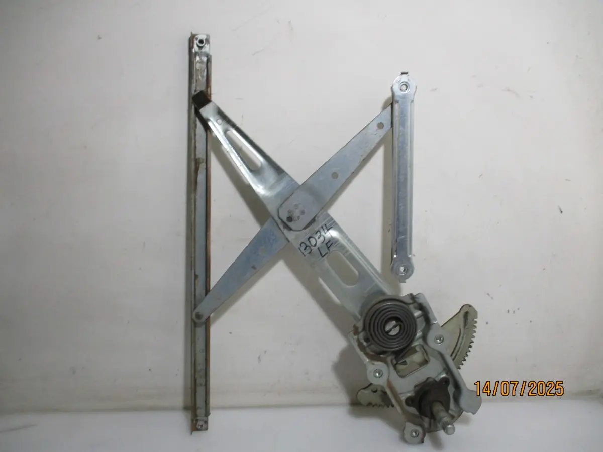 2011 TOYOTA YARIS 1.3I H/B LF WINDER MECH + MOTOR
