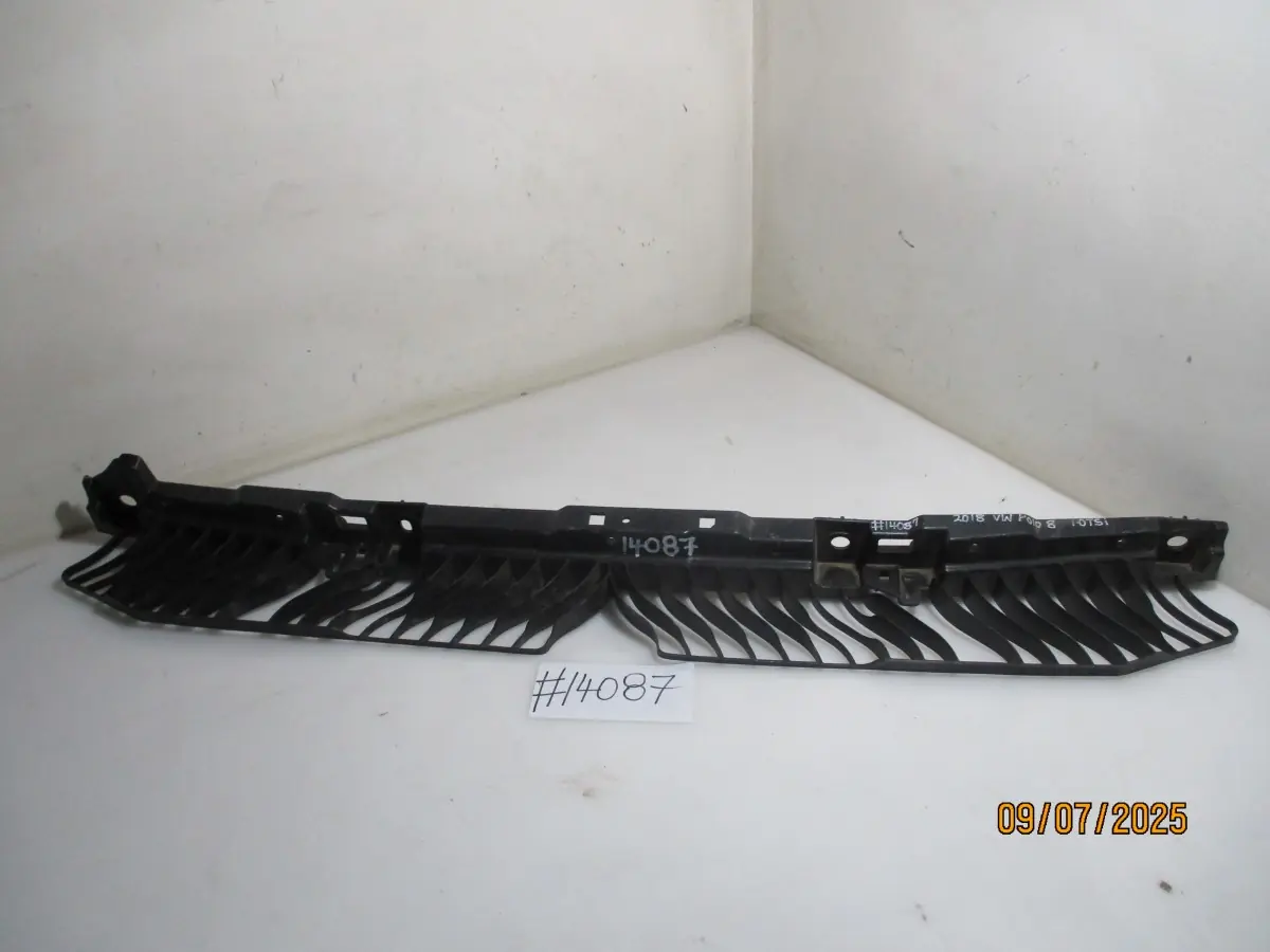 2018 VW POLO 8 1.0TSI REAR BUMPER SLIDE CENTRE