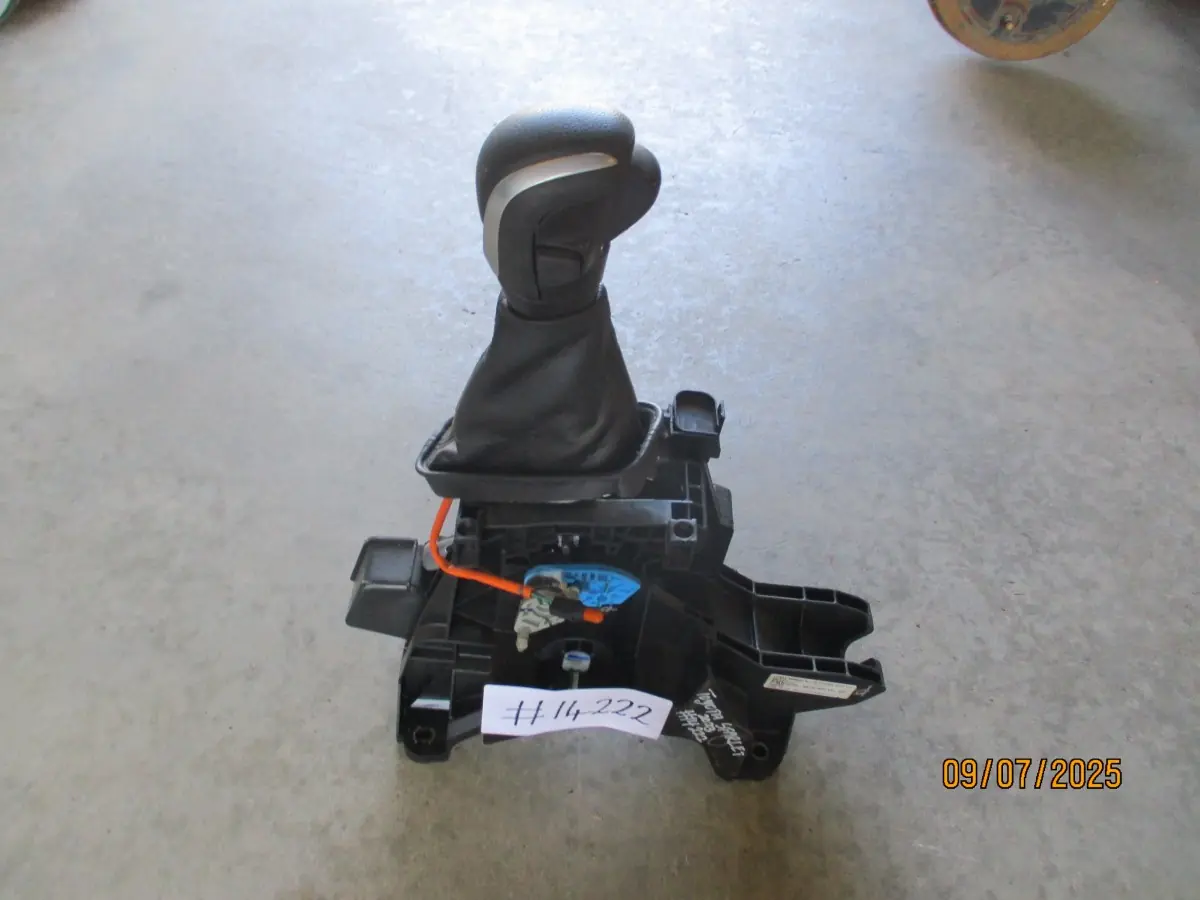2023 TOYOTA STARLET 1.5I A/T GEARLEVER WITH CABLE