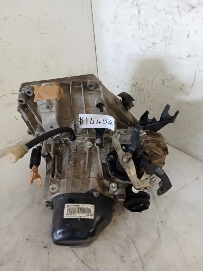 2016 RENAULT CAPTUR 900T MANUAL GEARBOX; ENG NO: H4BA; 5 SPEED
