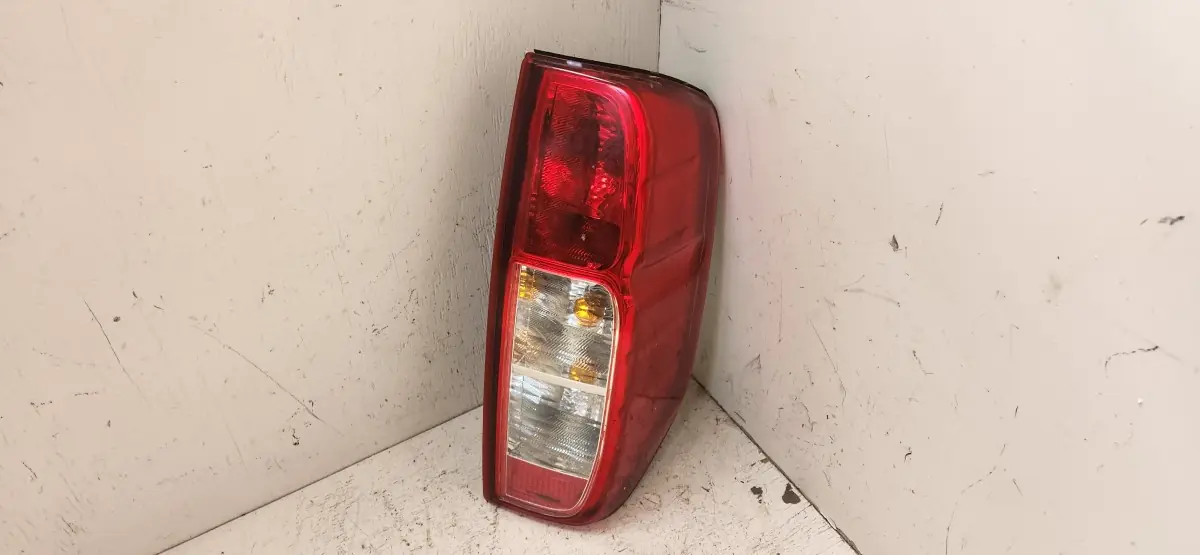 2007 NISSAN NAVARA 4.0 V6 D/C TAILLAMP RH
