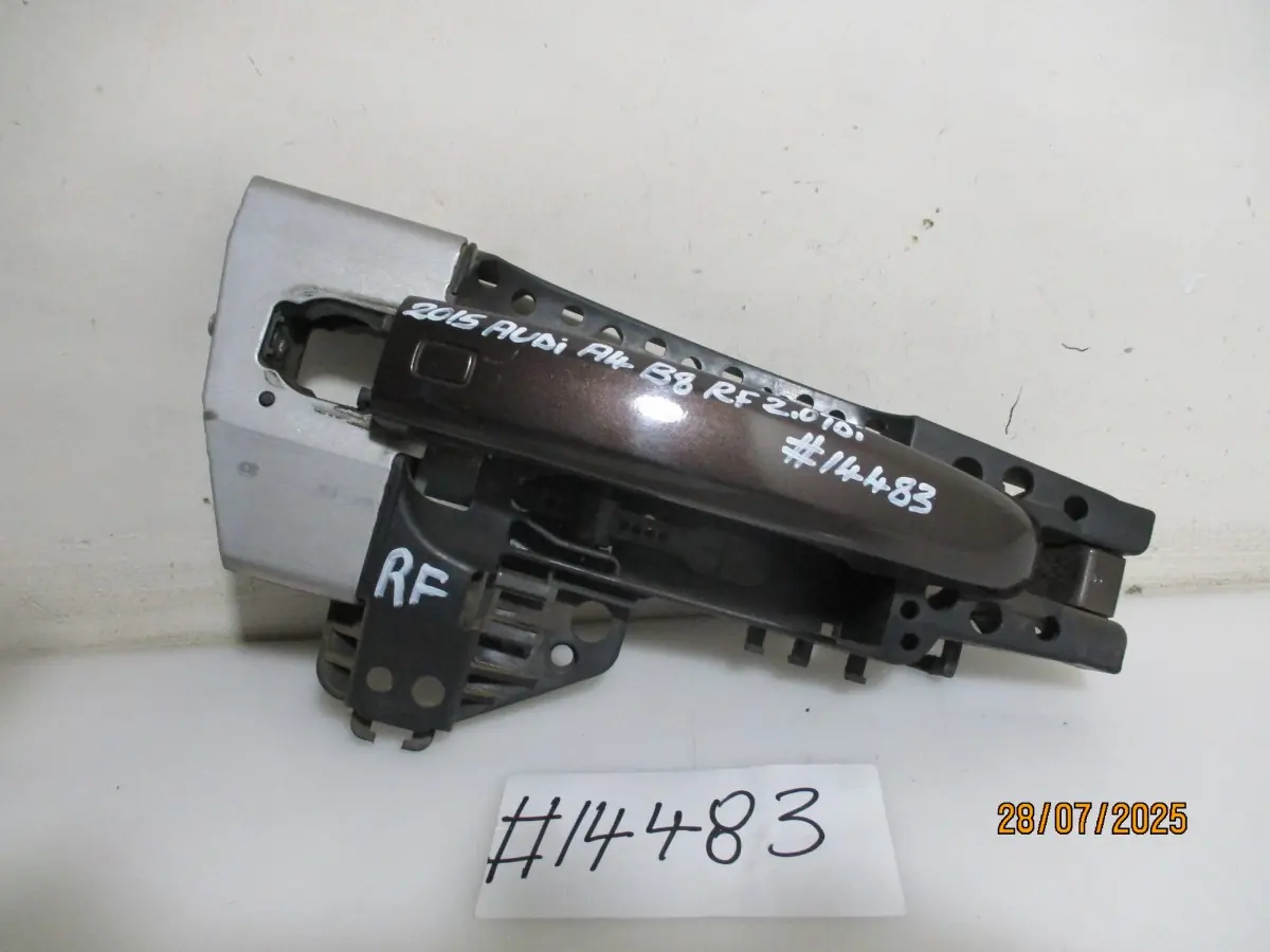 2015 AUDI A4 (B8) 2.0TDI RF DOOR HANDLE