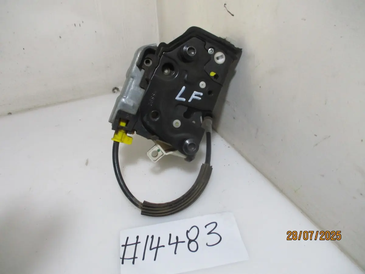 2015 AUDI A4 (B8) 2.0TDI LF DOOR LOCK