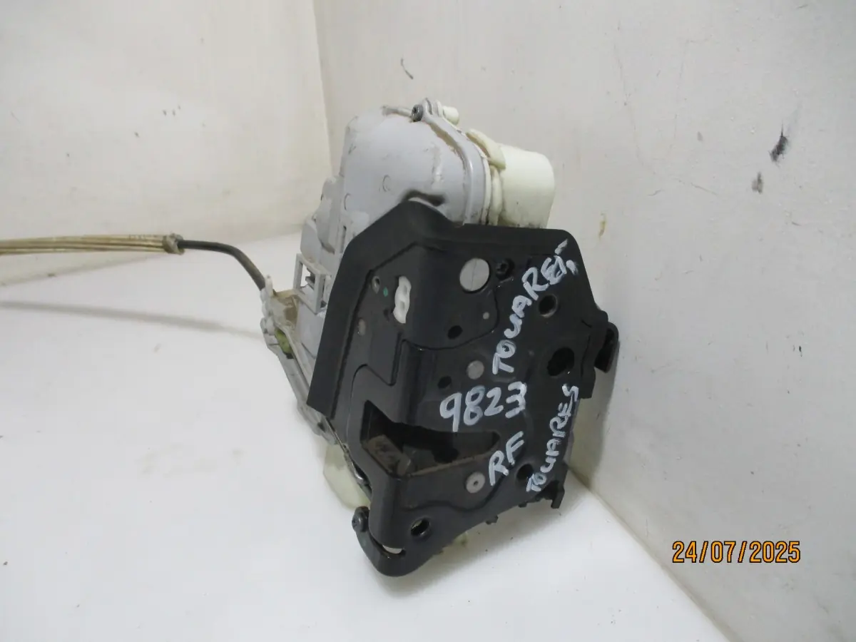 2013 VW TOUAREG 3.0TDI RF DOOR LOCK