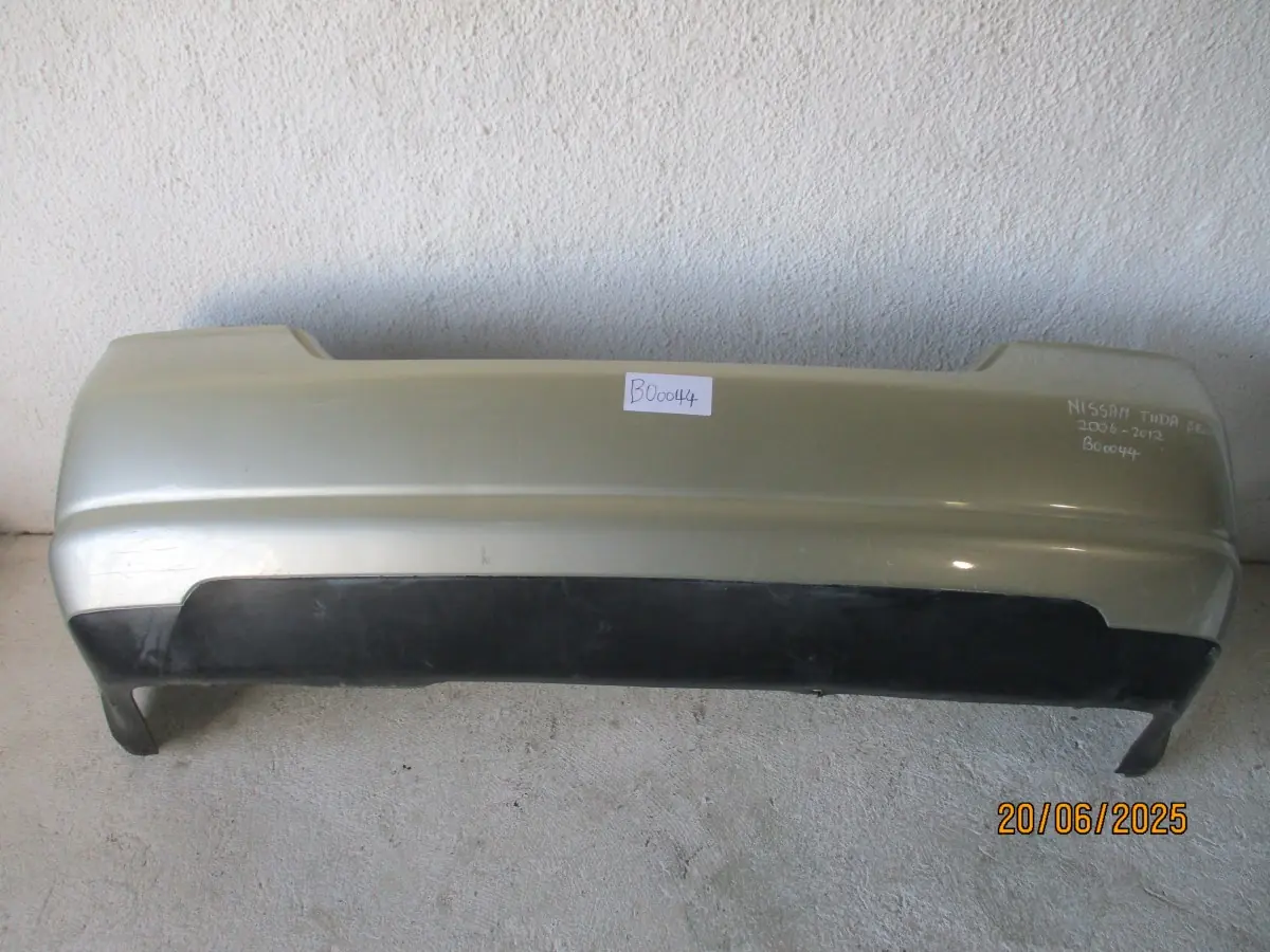 06-12 NISSAN TIIDA SEDAN REAR BUMPER + SPOILER