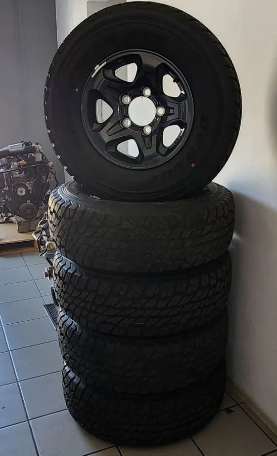 TOYOTA LANDCRUISER FJ79 MAG RIMS AND TYRES