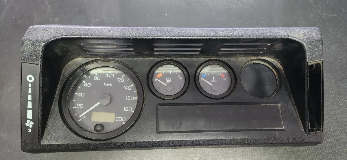LANDROVER DEFENDER 110 TD5 CLUSTER