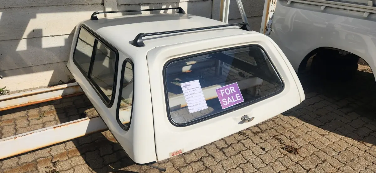 2017 TOYOTA HILUX 2.4 GD-6 RB SRX E/CAB CANOPY