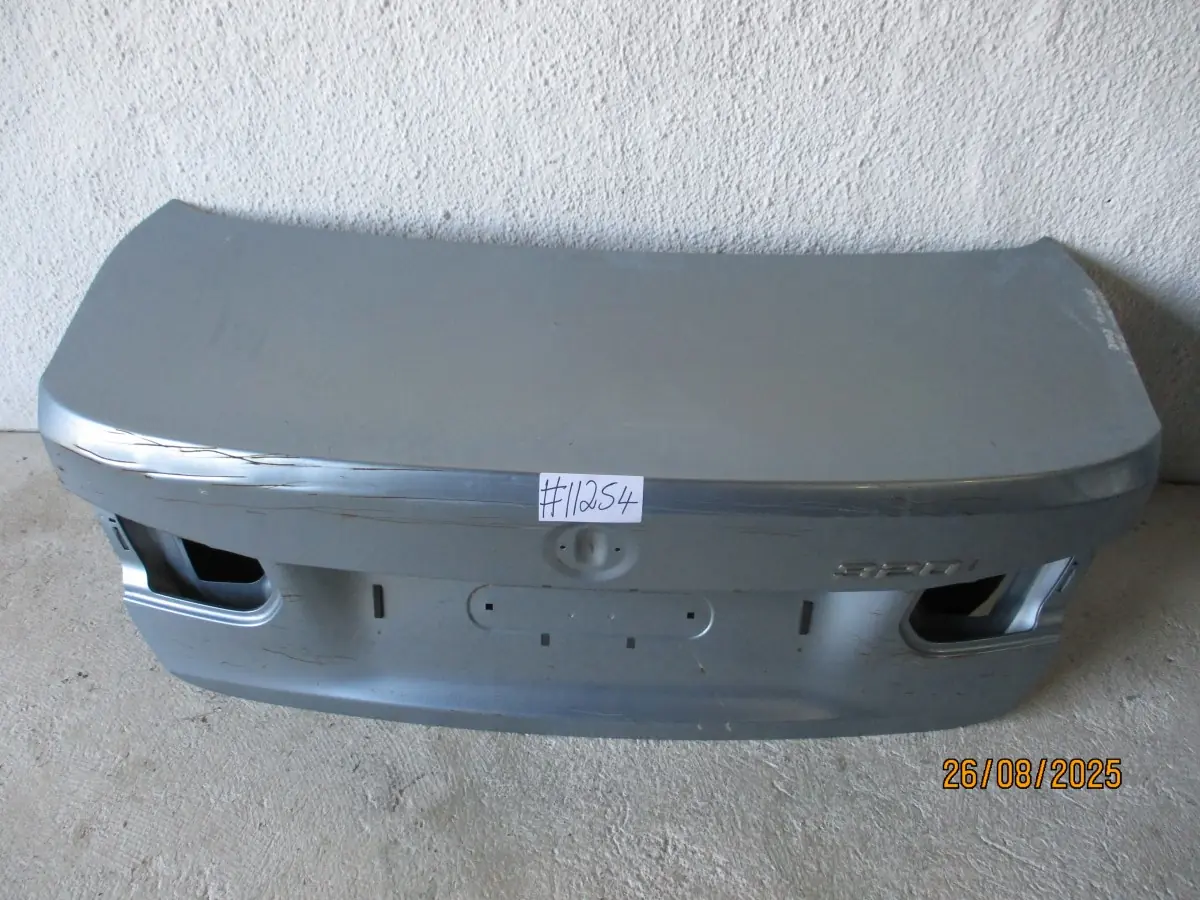 2013 BMW F30 320I BOOT LID (WITH DEEP SCRATCHES)