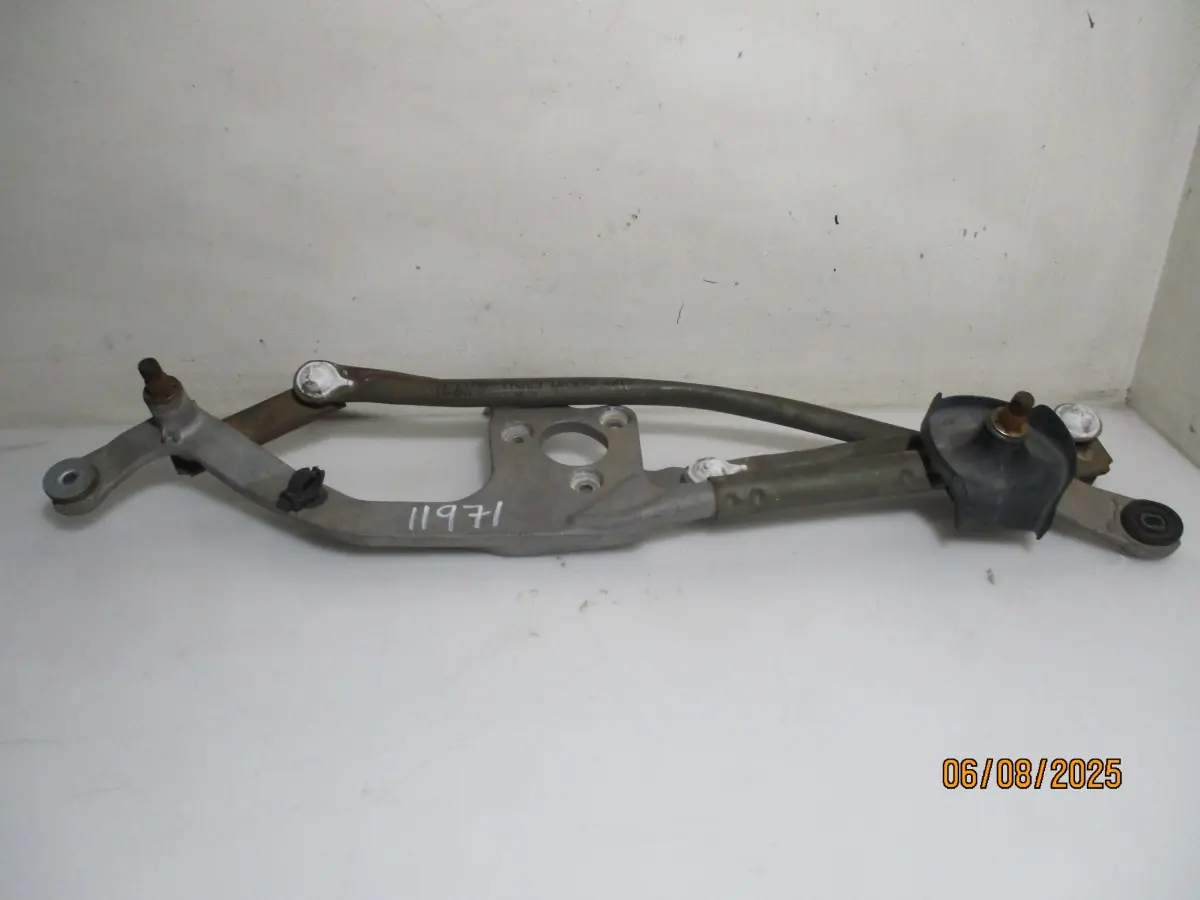 2015 TOYOTA AURIS  X 1.6I H/B WIPER LINKS