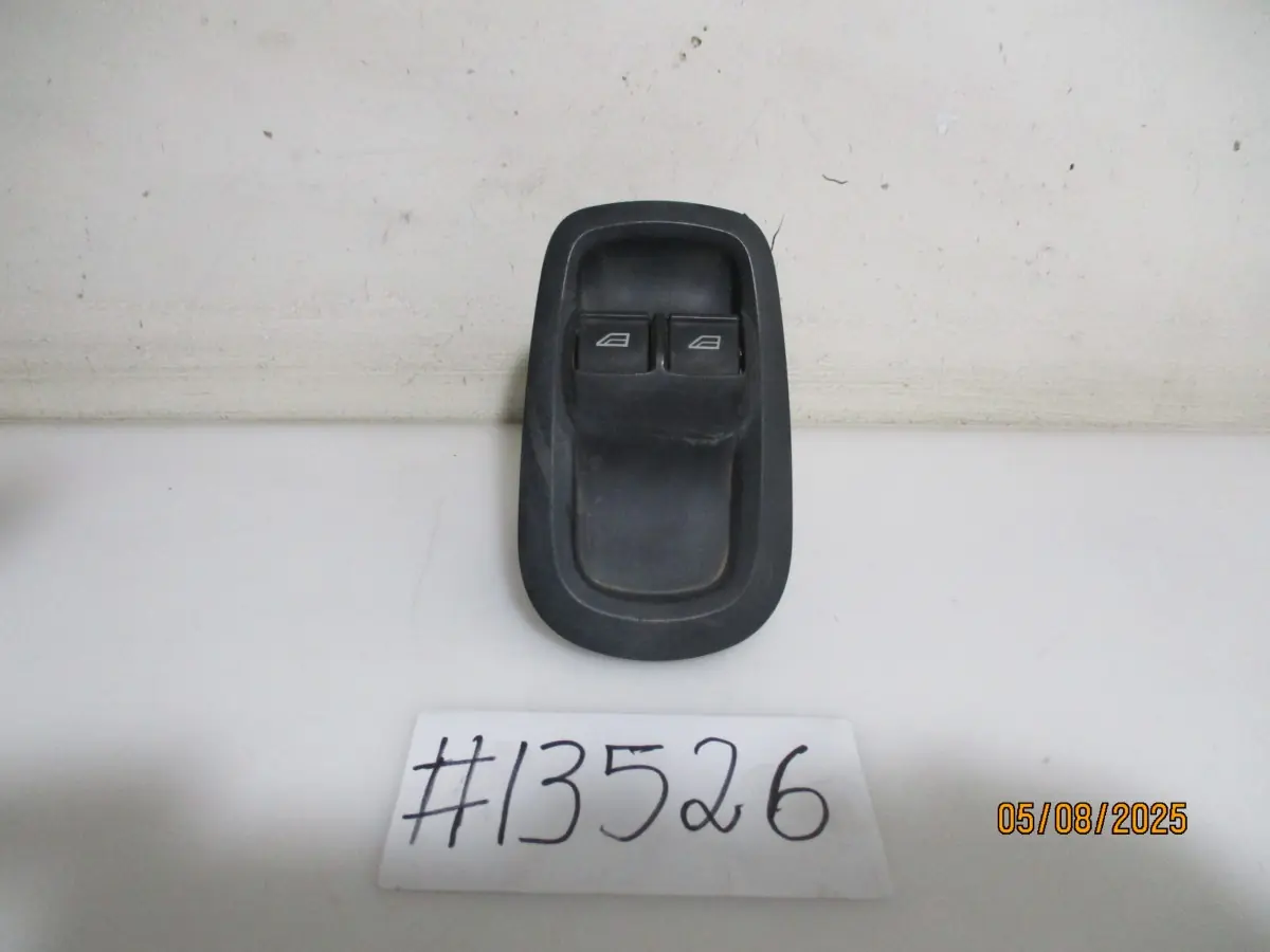 2018 RENAULT KWID 1.0I A/T RF WINDOW SWITCH