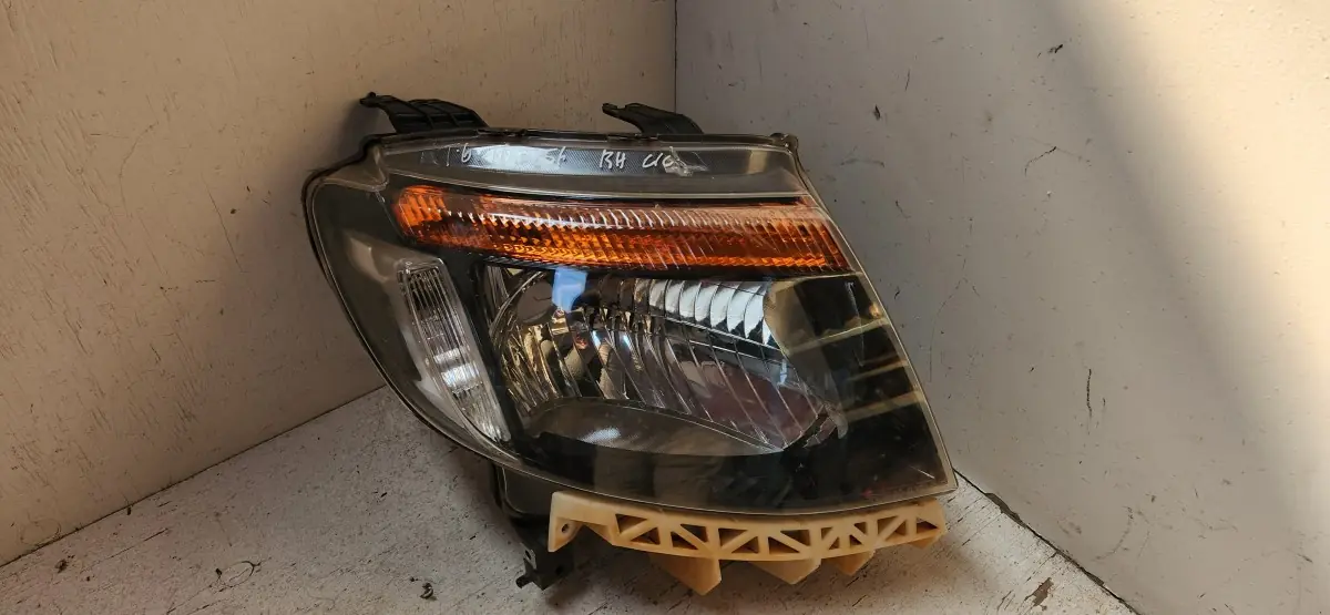 2013 FORD RANGER 3.2TDCi HEADLAMP RH