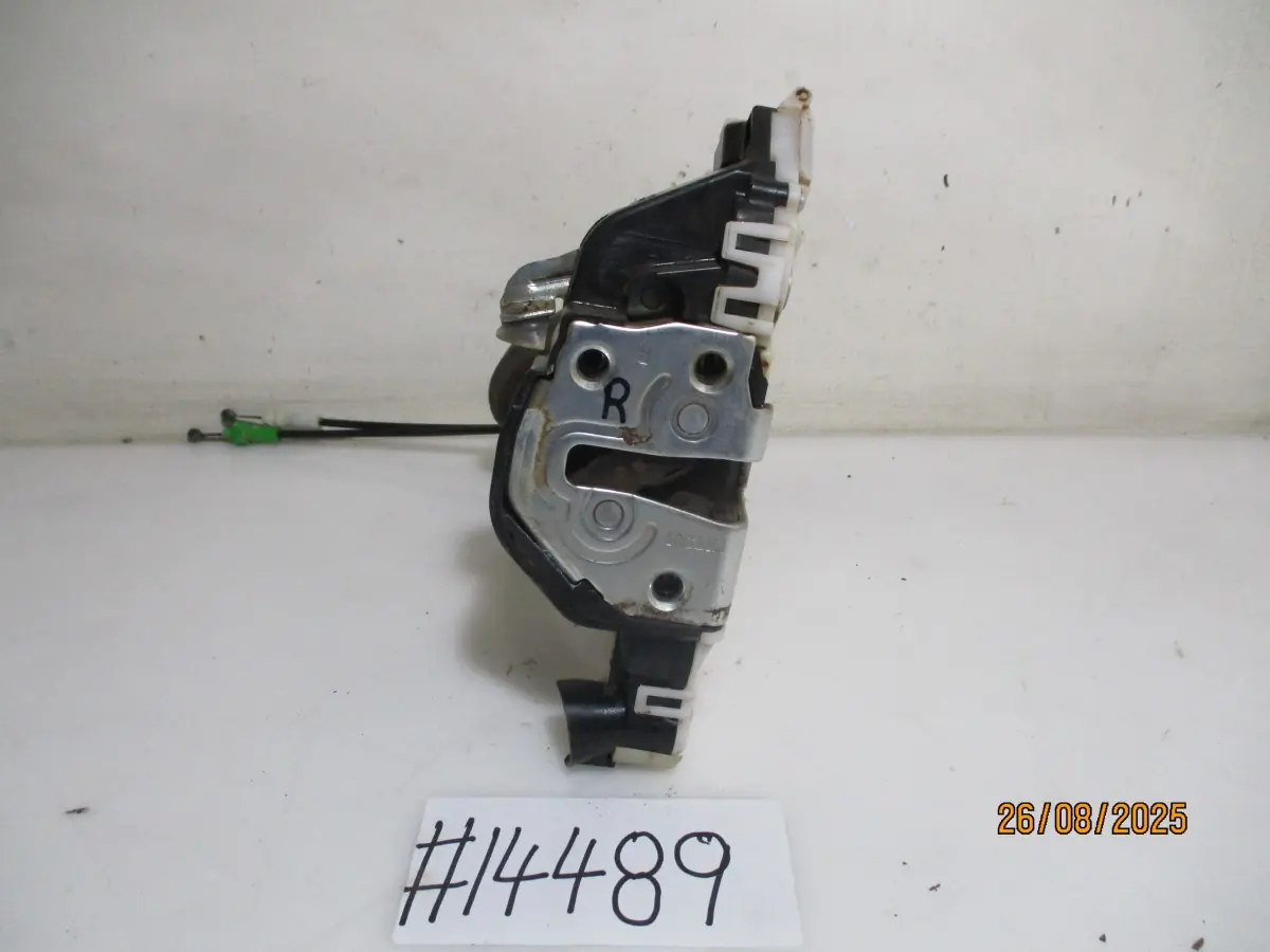 2012 TOYOTA YARIS 1.3I SEDAN A/T RF DOOR LOCK