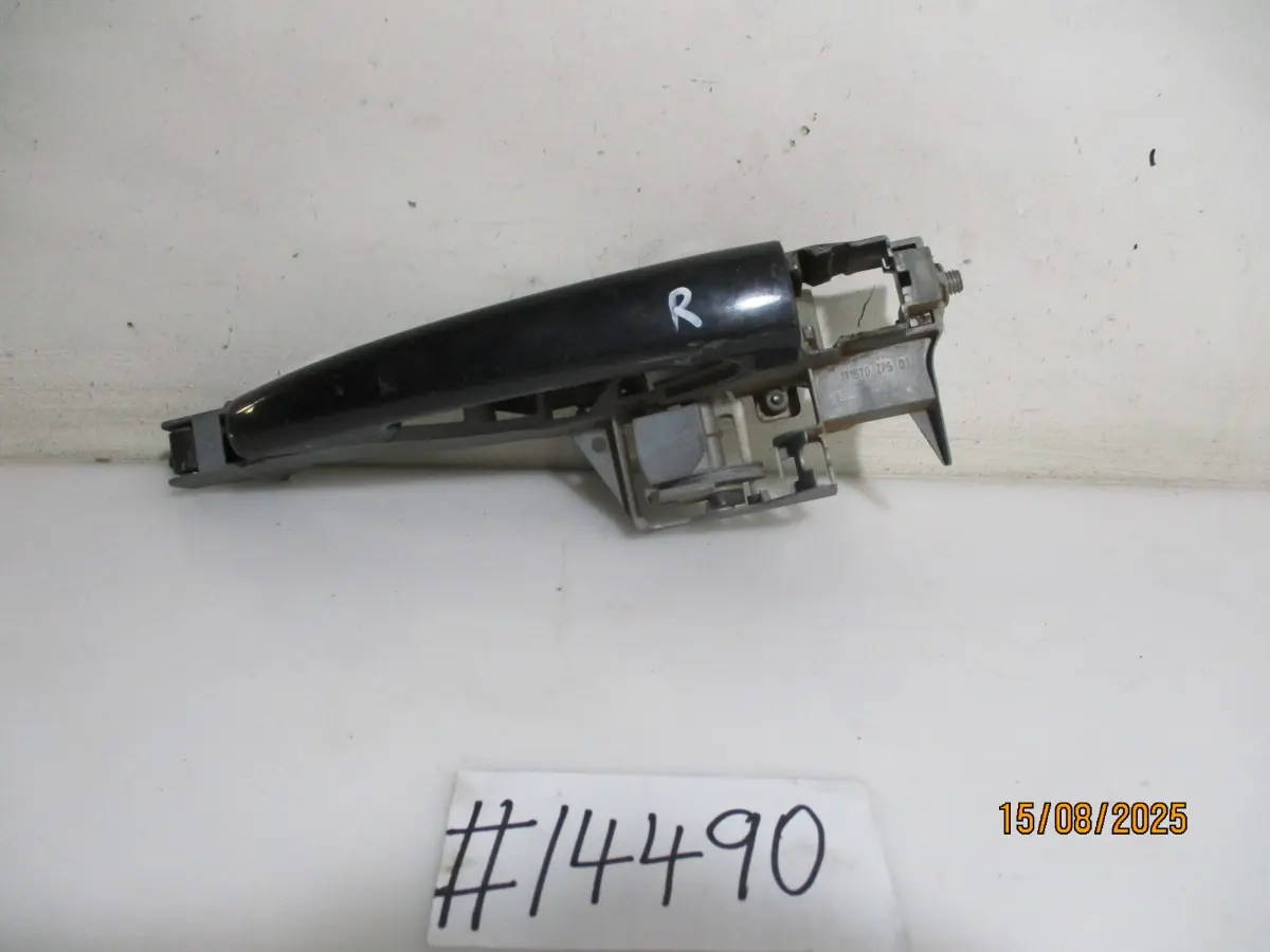 2010 CITROEN C3 1.4I ATTRACTION RF DOOR HANDLE