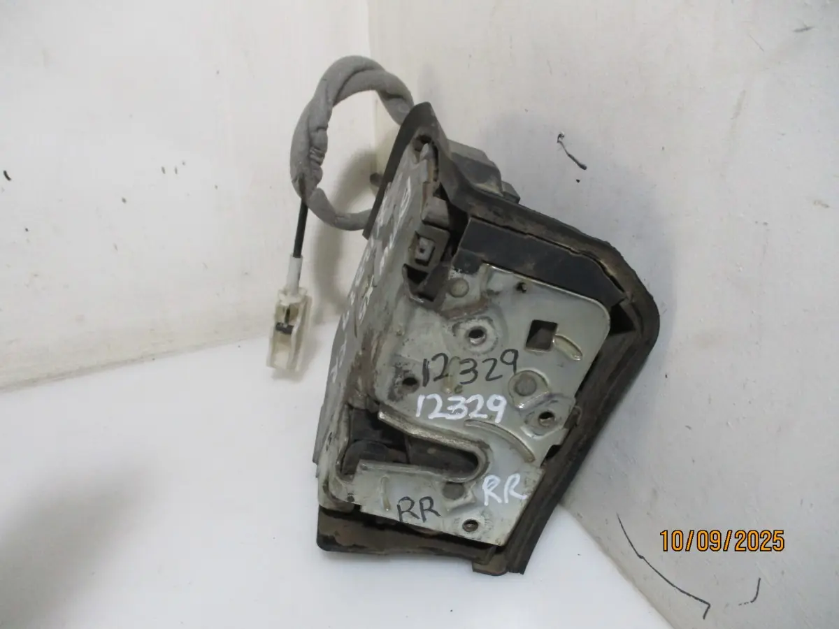 2005 BMW X5 4.4I RR DOOR LOCK