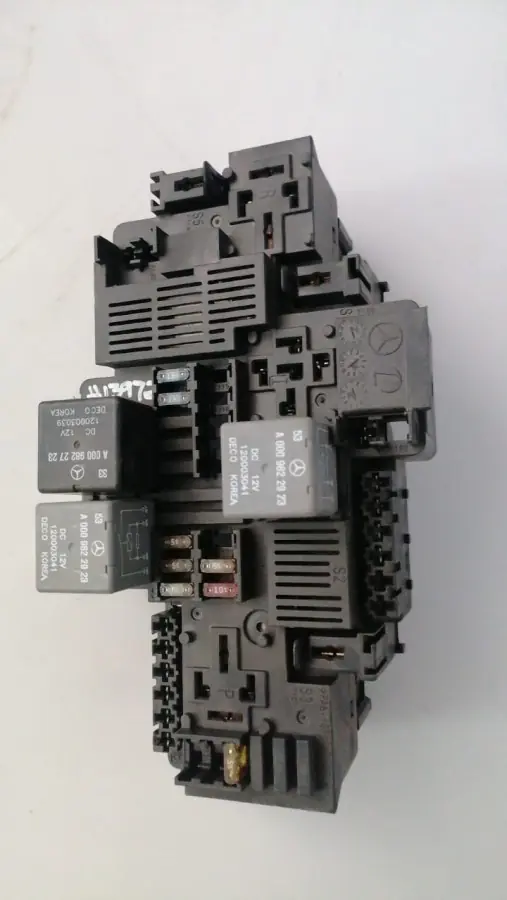 2019 MERCEDES-BENZ C200 W205 COUPE FRONT ENGINE COMPARTMENT RELAY MODULE