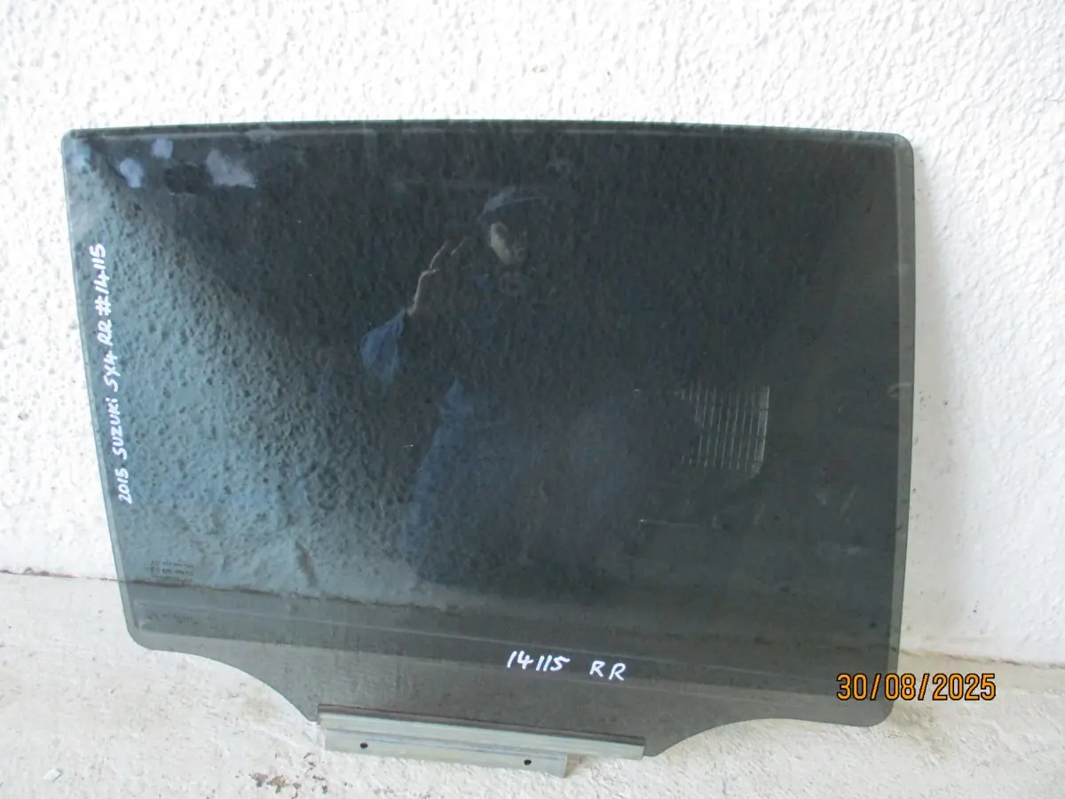 2015 SUZUKI SX4 1,6I RR DOOR GLASS