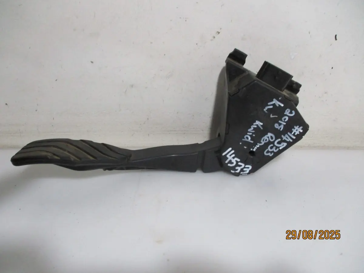 2018 RENAULT KWID 1.0i ACCELERATOR PEDAL