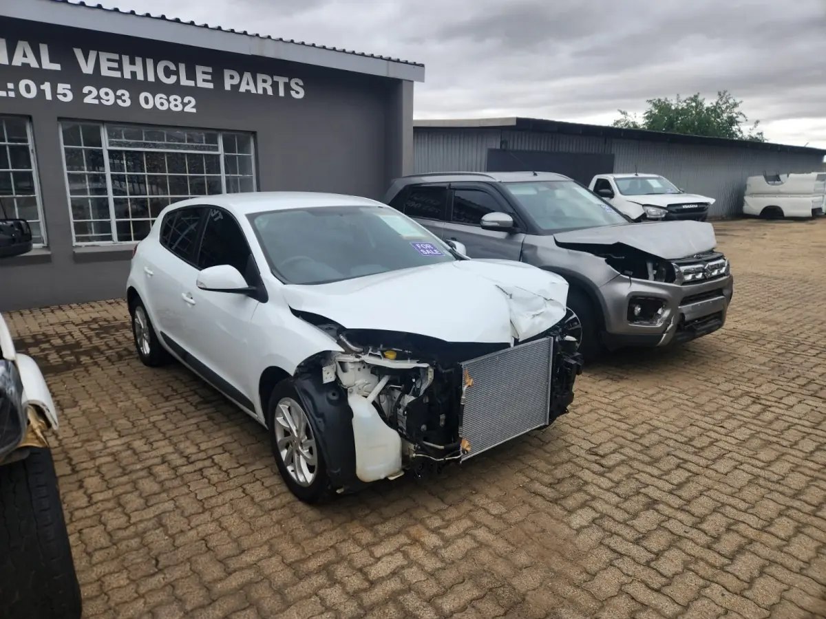 2014 RENAULT 3 1.6 DYNAMIQUE REBUILD