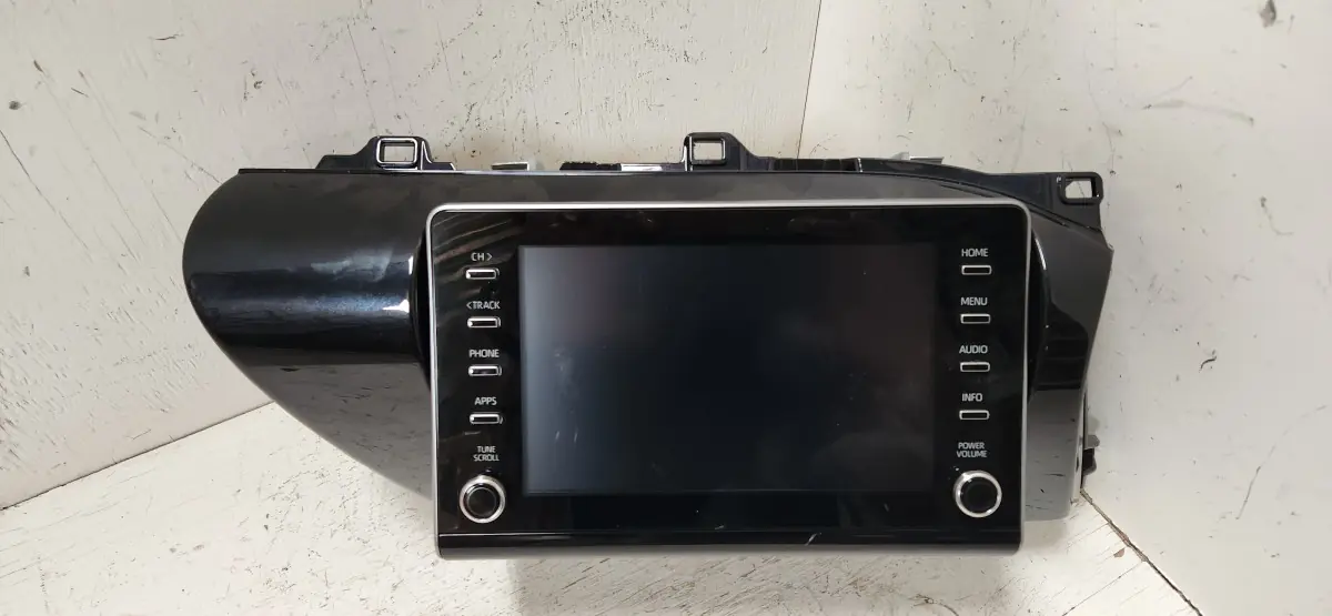 2025 TOYOTA HILUX E/CAB 2.4 GD RADIO